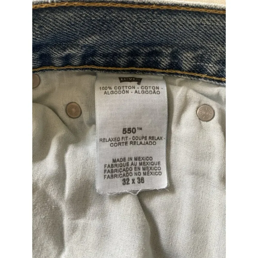 Vintage Levi’s 550 Relaxed Fit Straight Leg Light Wash 90s Y2k Mid Rise 32x34